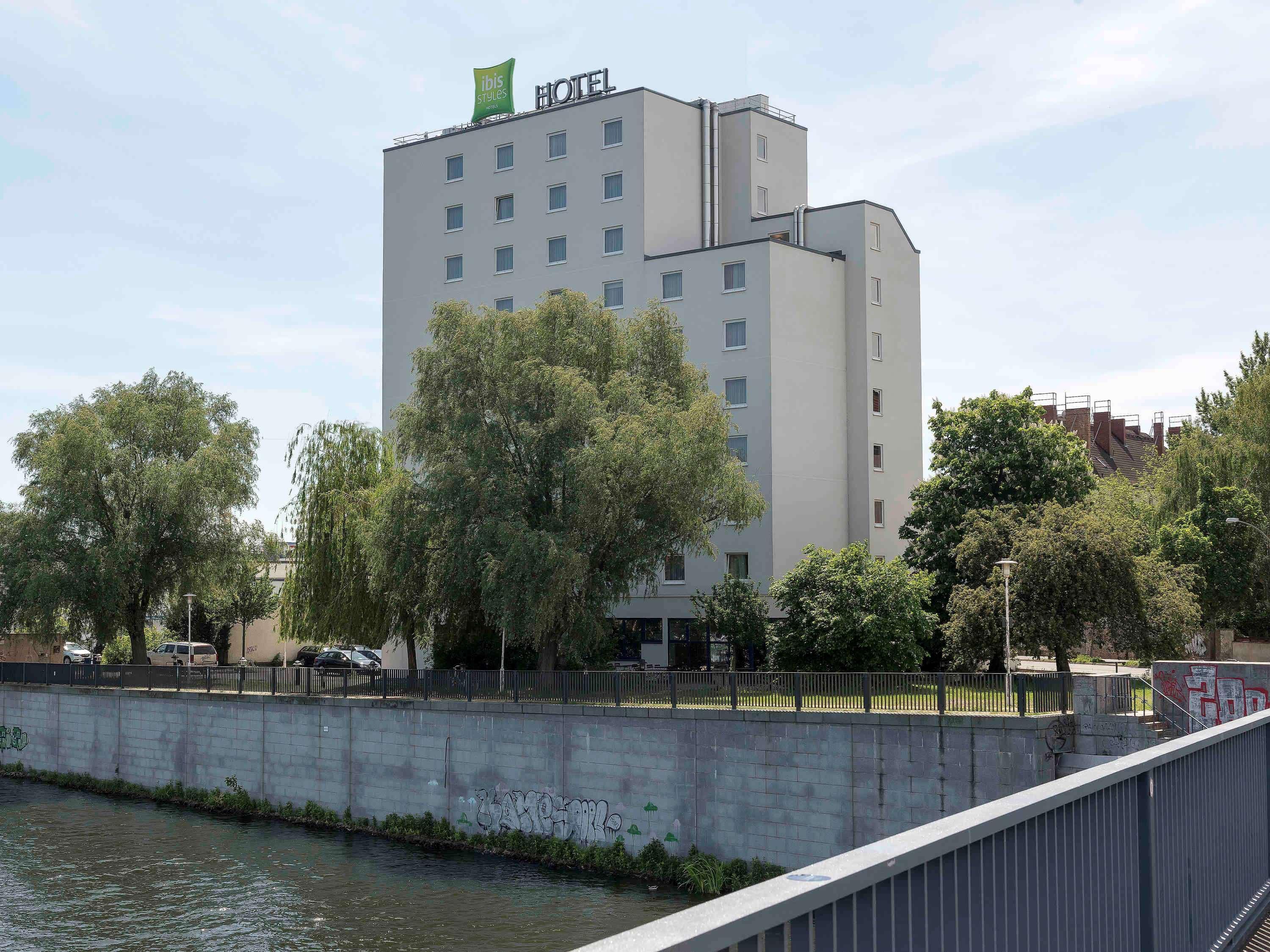 Отель Ibis Styles Berlin Treptow Экстерьер фото